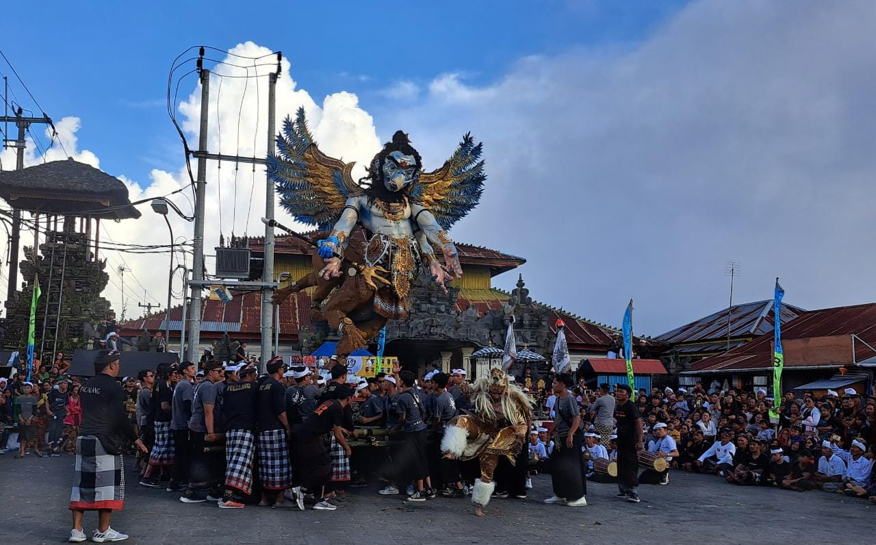 Salah satu ogoh-ogoh karya yowana Batur yang ikut berpartisipasi dalam kegiatan Parade Ogoh-ogoh nyepi 1945 Saka.