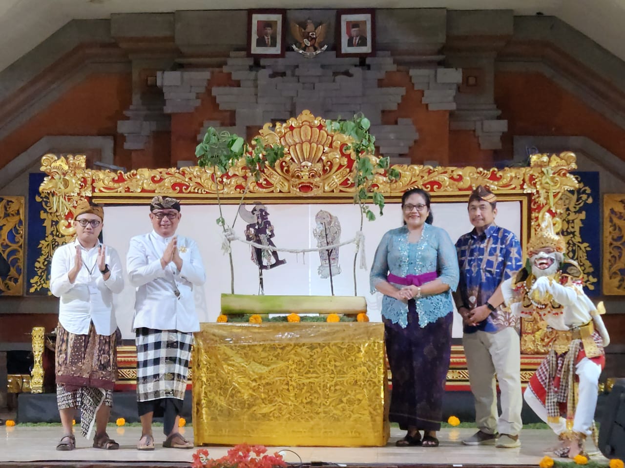 https://bebaturan.id/bincangkan-budaya-kawi-international-kawi-culture-festival-dibuka/