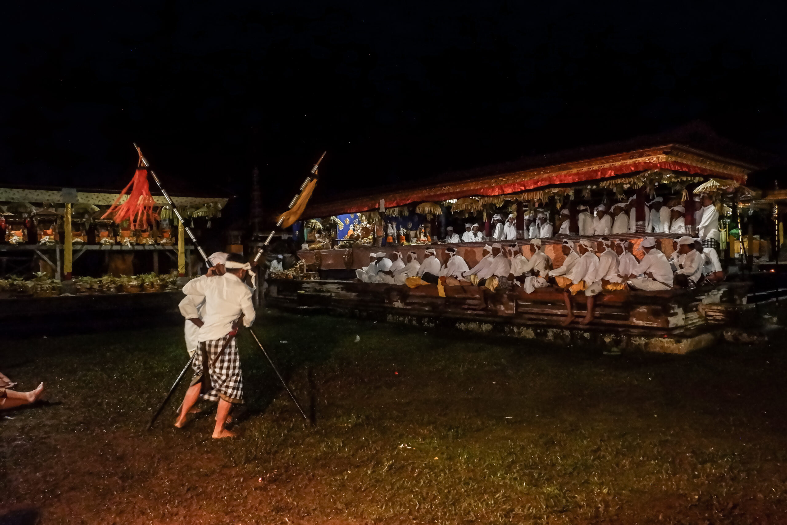 Prosesi Perang Maplengkungan di Desa Selat Tengah