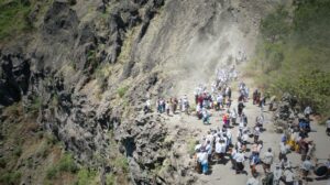 Pakelem di Puncak Gunung Batur Kanginan serangkaian Karya Agung Danu Kerthi 2023.