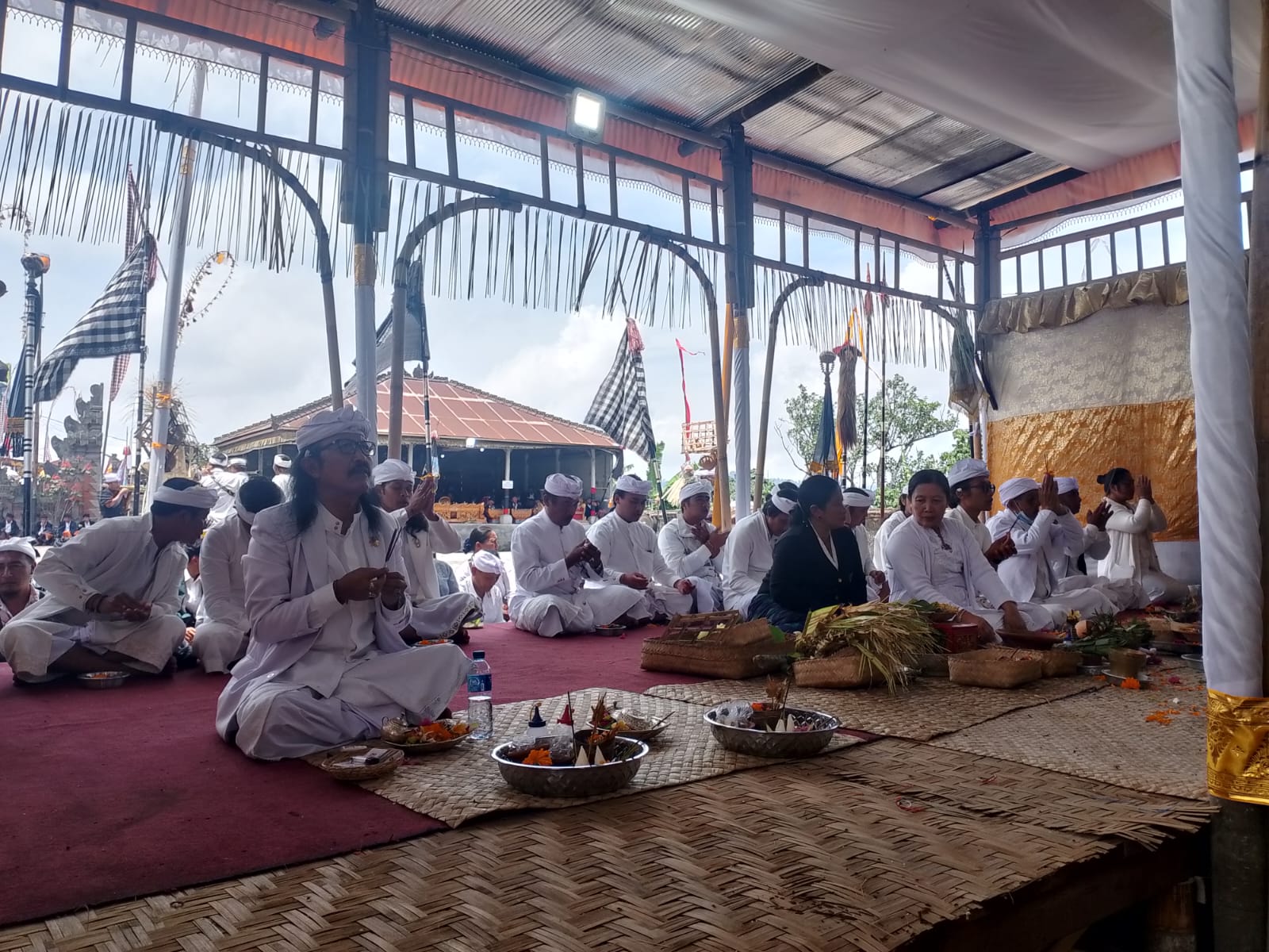 Pura Dalem.