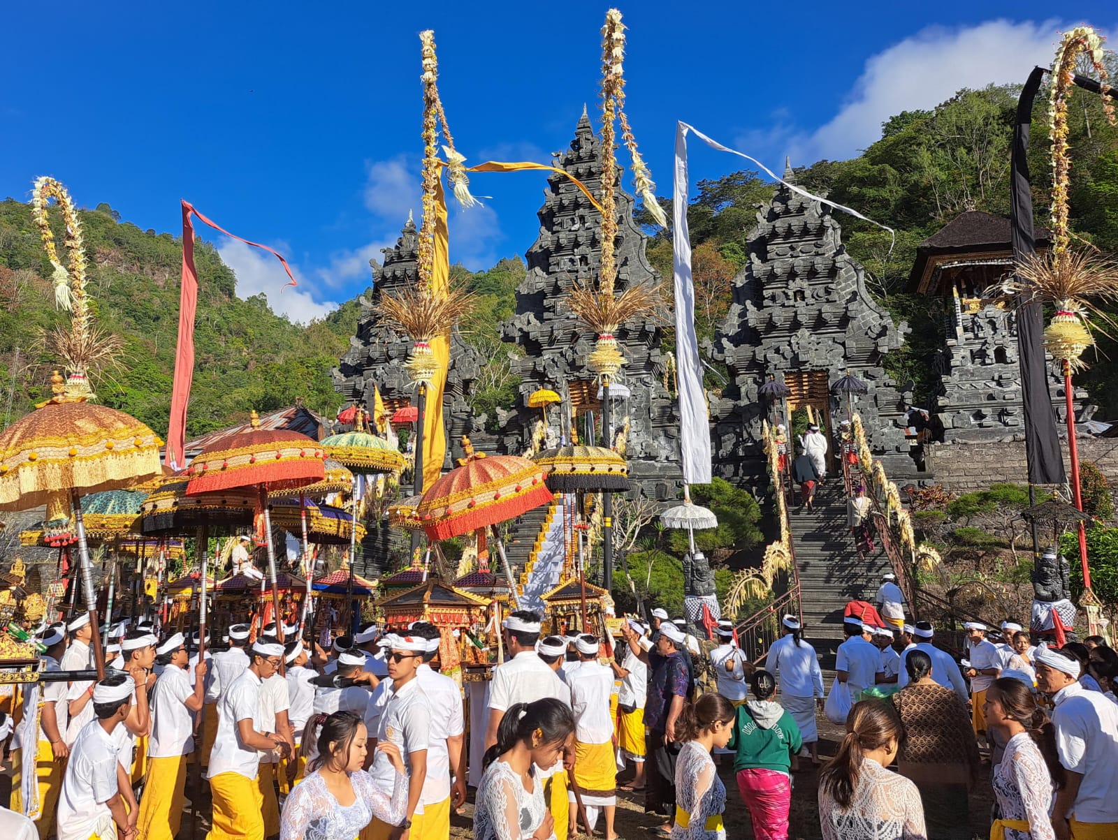 Nista Mandala Pura Tirta Mas Mampeh.
